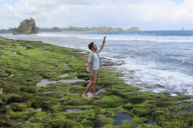 1 Day - Malang Beaches and Island Hopping // 06:30 - 17:30 - One hour at Sendiki Beach
