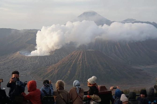 1 Day Mount Bromo Sharing Tour Package from Malang - What the driver-guide adds