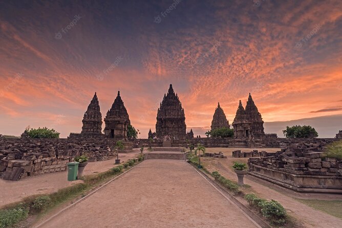 1 Day Yogyakarta tour ( Borobudur temple, Merapi Lava Tour, Prambanan Temple) - Timing, pace, and the 7:00 a.m. start