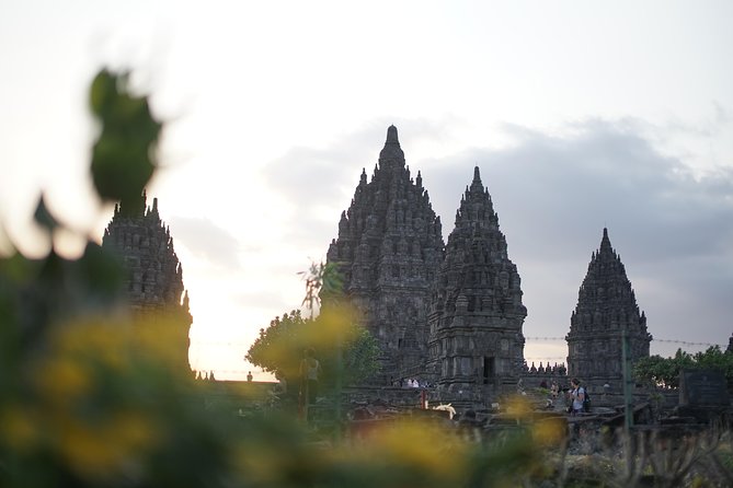 1 Day Yogyakarta tour ( Borobudur temple, Merapi Lava Tour, Prambanan Temple) - A rough ride near Mount Merapi