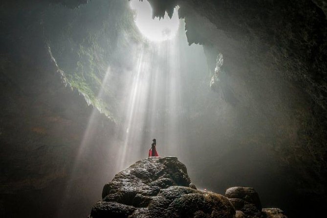 1 day Yogyakarta Tour Jomblang cave and Pindul Cave tubing - Jomblang Cave and the 30-meter descent