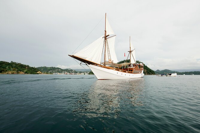 3 Days Deluxe Boat Private Cabin Sailing Trip in Komodo Island - Key points to know before you book