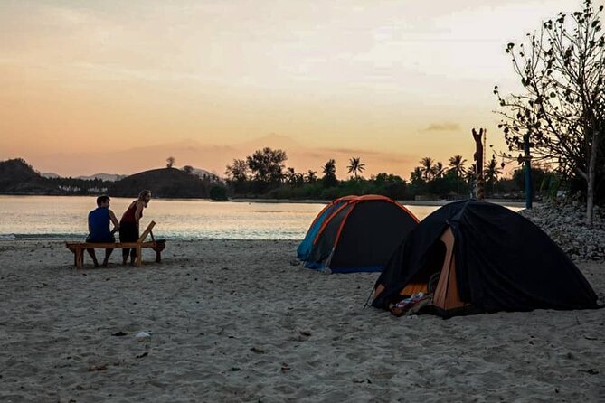 3 Days Lombok Sharing Tour - Day three: weaving, hills, and South Lombok beaches