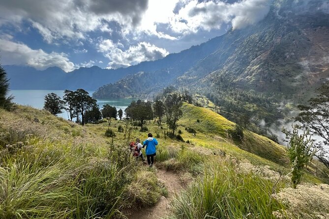 3 Days Mount Rinjani Complete Tour @All In One Price - Food, porters, and camping support