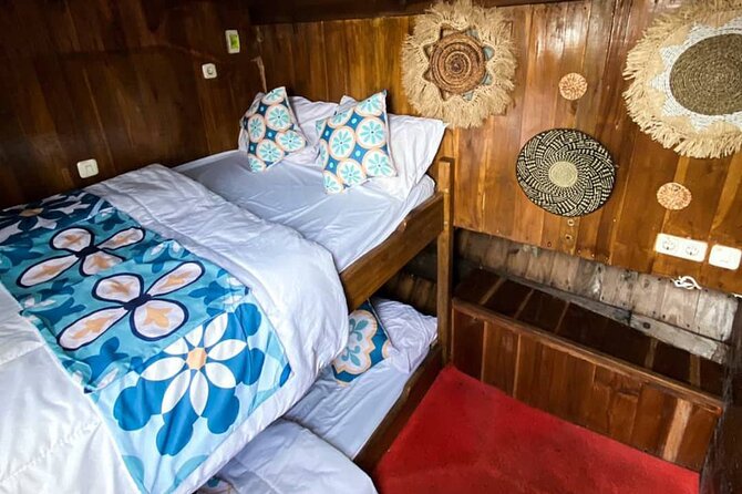 3D/2N Komodo Tour by Private Boat for 10 pax - Taka Makassar and Manta Point after lunch