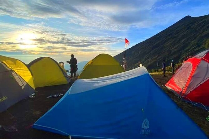 3D 2N Mount Rinjani Trekking Tour To Summit And Lake - Segara Anak Lake and the route’s visual rewards