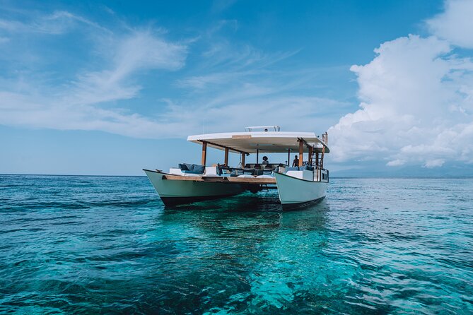 4-in-1 • Gili Islands Half-day Snorkel & Lunch Catamaran Tour - Gili Meno and Turtle City
