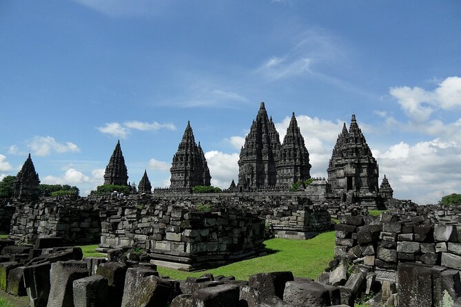 5 Days Borobudur Prambanan Tumpaksewu Bromo Ijen to Bali Private - Why this five-day Java route works