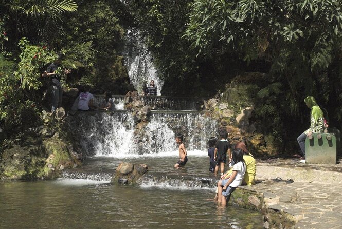 Active Volcano, Rice Field, Hot Spring, Fruit market, Tea Plantation with Lunch - Why this makes a useful Jakarta day trip