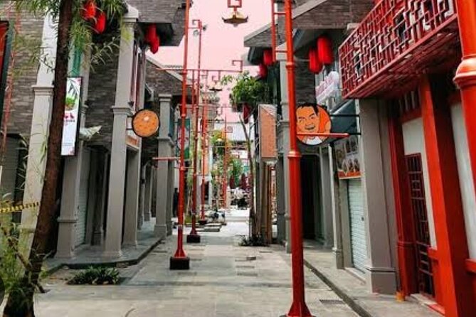 Afternoon Guided Chinatown Tour in Jakarta - PIK and the lantern-lit evening