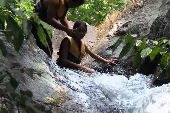 Aling-aling Waterfall tours - Gitgit: a shorter stop among the forest