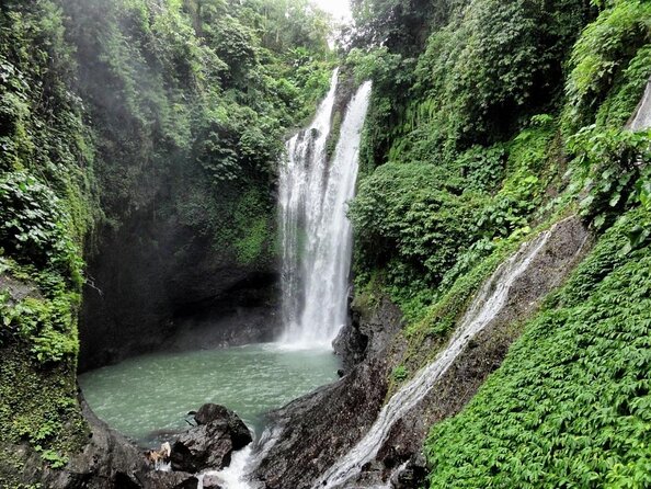 All Inclusive : Jumping Sliding at Aling- Aling Waterfall - Handara Gate - Lunch - Key points to know before booking