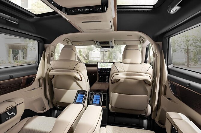 Alphard Luxury Airport Transfer Bali - From the airport to Seminyak and other Bali addresses
