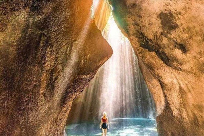 Amazing Private Tour: Lempuyang temple, Tirta gangga, Tukad cepung waterfall - The driver can shape the whole experience
