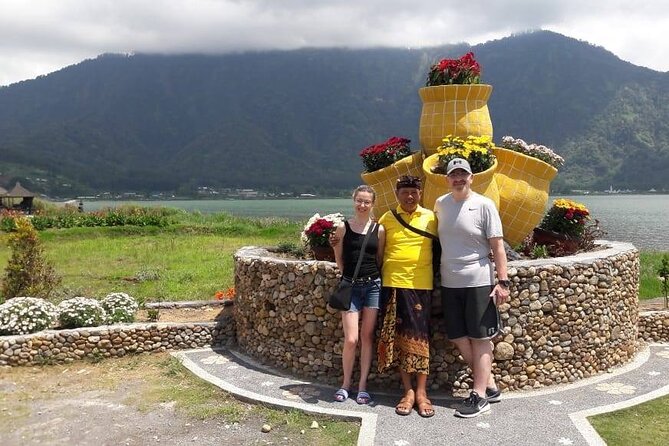 Ancient Temples and Jatiluwih Rice Terrace Private Tour - Coffee plants and a taste of local production