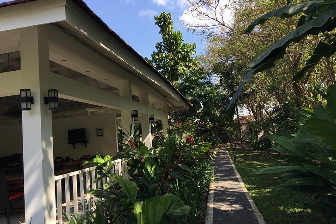 Anggrek Putih Lombok Cooking Class - Working with Indonesian ingredients and old-style tools