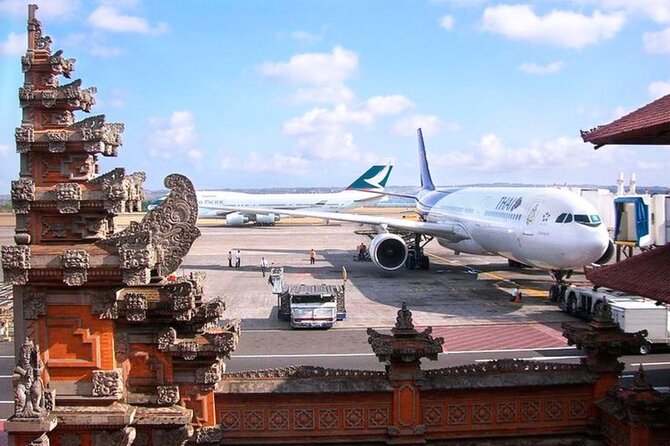 Bali Airport Transfer with English Speaking Driver - Handara Gate and the photo stop