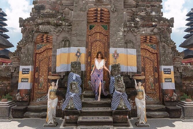 Bali: Bedugul Temple, Banyumala Waterfall, UNESCO Rice Terrace - Ulun Danu Bratan Temple on the lake