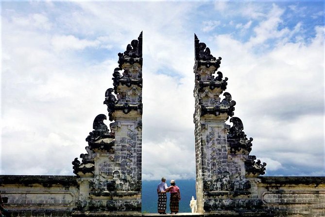Bali Day Tour : Waterfall & Lempuyang Temple The Gate Of Heaven - The long road to Lempuyang Temple