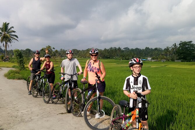 Bali Downhill Natural Cycling Tour & visit Volcano - Choosing a bike at Balai Desa Pekraman Pukuh