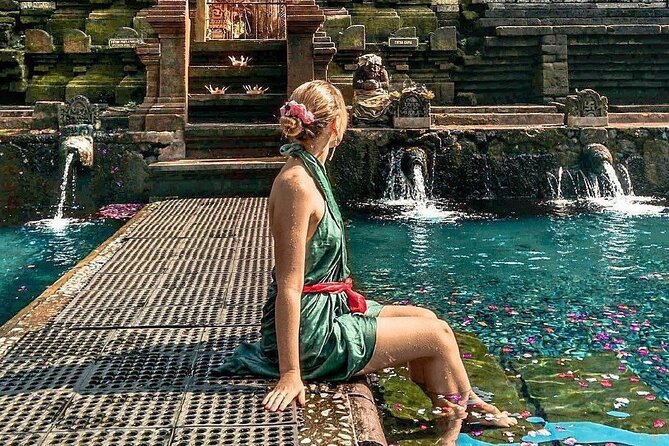Bali Flower Bath, Massage & Tirta Empul Experience (Private & All-Inclusive) - Lunch, water, and the comfort of a private car