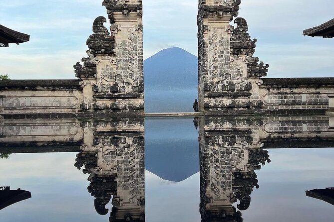Bali Gate of Heaven Temple, Waterfall, Water Palace & Swing - Who will get the most from this tour