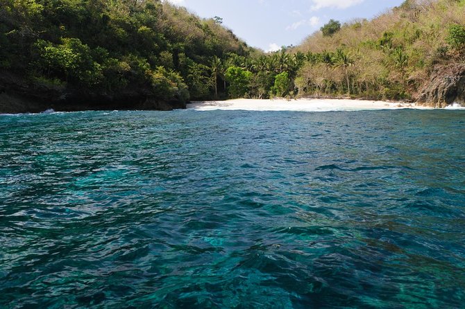 Bali Hai - Aristocat Sailing Cruise - Reaching Mushroom Beach and the beach club