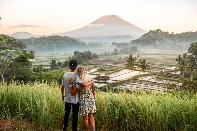 ️ Bali Instagram Tour: The Most Famous Spots (Private & All-Inclusive) - Tukad Cepung Waterfall requires a proper walk