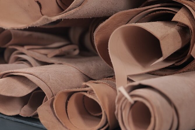 Bali Leather Craft Workshop - 6 hours ( canggu / seminyak) - Preparing the leather for hand stitching