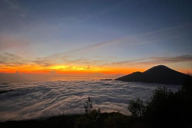Bali Mount Batur Sunrise Hike and Natural Hot Spring - A private guide changes the feel of the climb