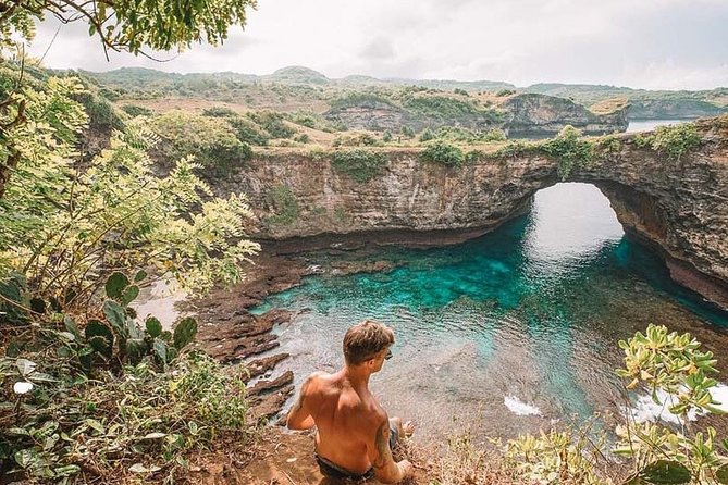 Bali-Nusa Penida. West Part. Private car. All-inclusive - Kelingking Beach and the famous cliff shape