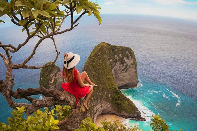 Bali-Nusa Penida. West Part. Private car. All-inclusive - Pasih Uug, where the sea enters the cliffs