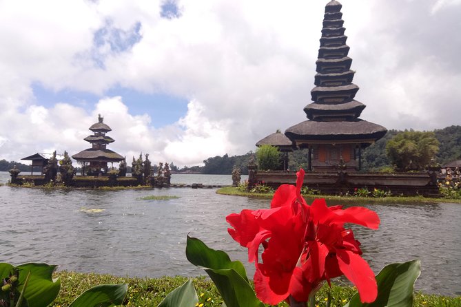 Bali Private Tour: Ulun danu Temple, Iconic Handara Gate & Tanah lot sunset. - The route, traffic, and a realistic day length