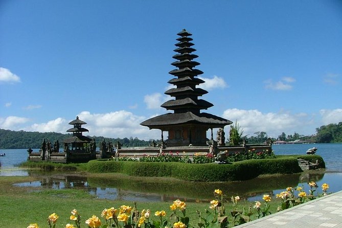 Bali Private Tour: Ulun danu Temple, Iconic Handara Gate & Tanah lot sunset. - Handara Gate: thirty minutes for the camera