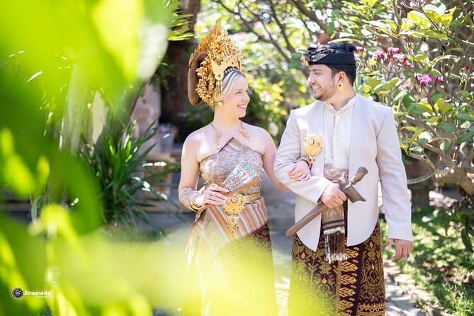 Bali Professional Photoshoot in Traditional Dress Outfit - Original images and retouched files