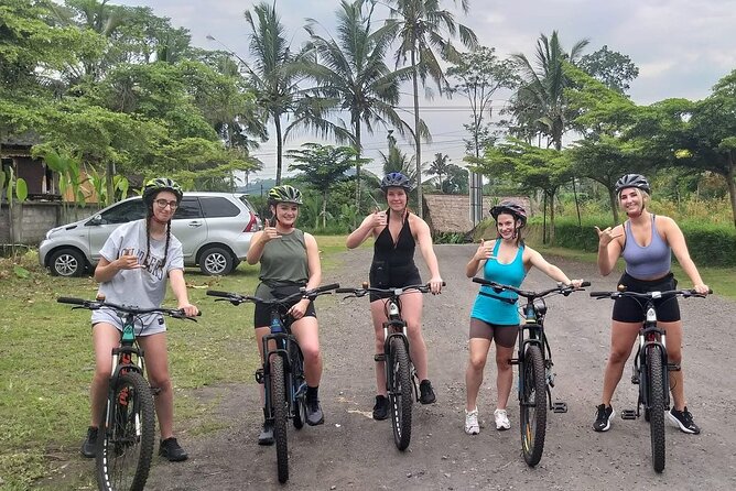 Bali Rural Village Bike - Inside a traditional Balinese compound
