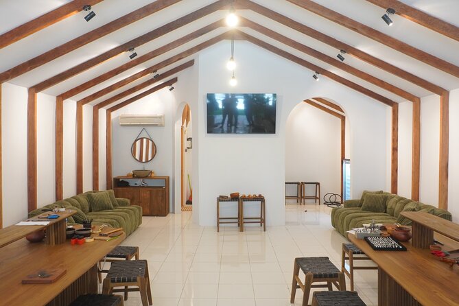 Bali Seminyak Silver Class Activity and Take Your Own Creation - Choosing a design before touching the silver