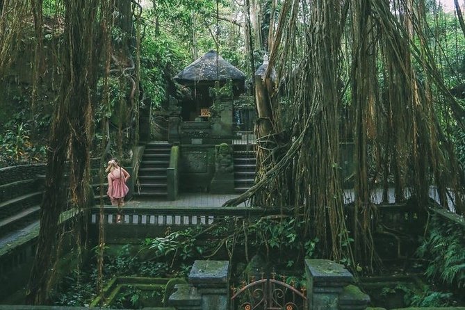Bali Sunset: Uluwatu Temple - Kecak Dance- Jimbaran Bay - Who should book this Uluwatu evening