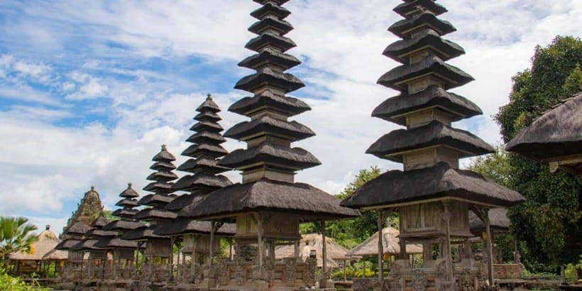 Bali: Tanah Lot Temple Sunset Kecak & Fire Dance Show Ticket - Practical tips for getting the best view