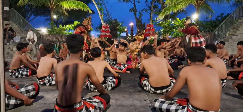 Bali: Tanah Lot Temple Sunset Kecak & Fire Dance Show Ticket - What happens between 5:30 and 7:00 PM