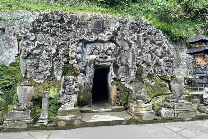 Bali Tour : Best Attractions in Ubud with Rice Terrace - Ubud Traditional Art Market: souvenirs with a little haggling