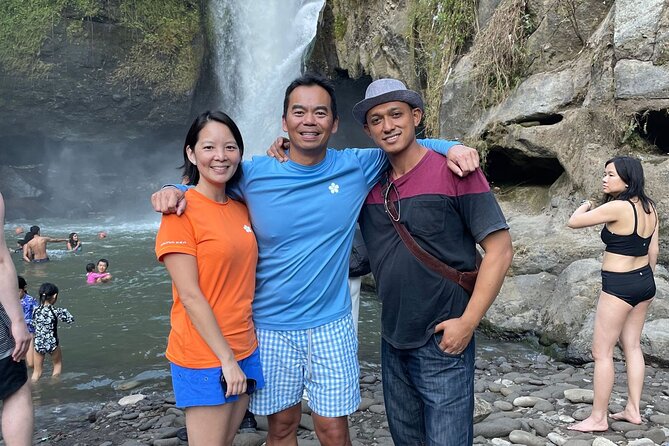 Bali Ubud Driver - Tegenungan Waterfall: a scenic stop with a physical side
