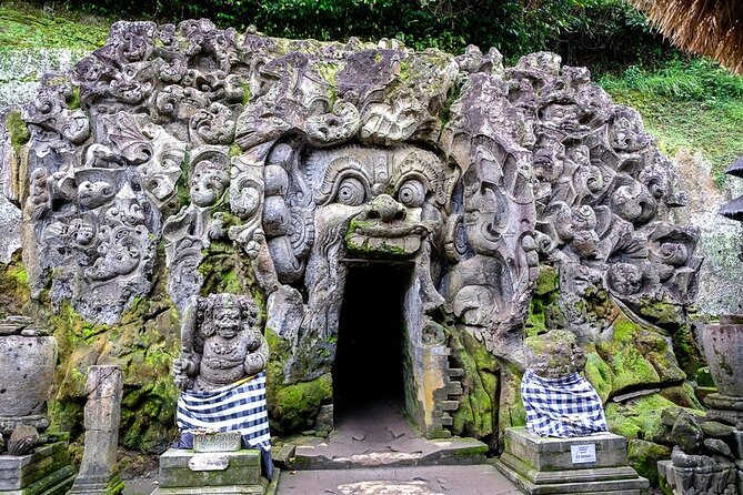 Bali Ubud Tour: Monkey Forest, Waterfall & Rice Terrace - The broad view at Tegenungan Waterfall