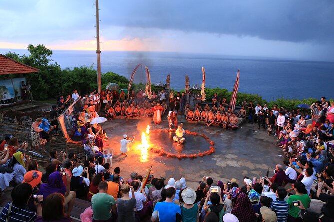 Bali: Uluwatu Kecak Dance Show, Bali Temple, and Lobster Dinner - What this evening is really designed to do