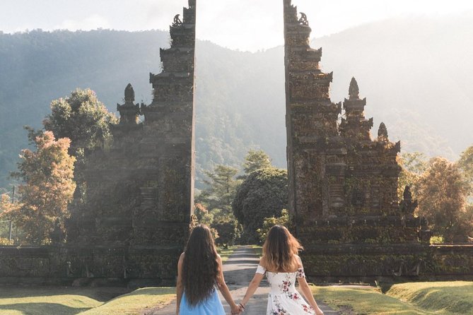 Bali Watching Dolphin at Lovina Beach & aling aling waterfall - Why this North Bali day trip is appealing