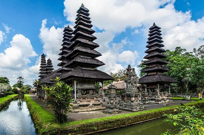 Beauty Of West Bali Tour (Private and All Inclusive) - Ulun Danu Bratan beside the lake