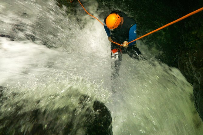 Beginner Canyoning trip in bali "Banyuwana canyon" - Why Banyuwana Canyon is a good first canyoning choice