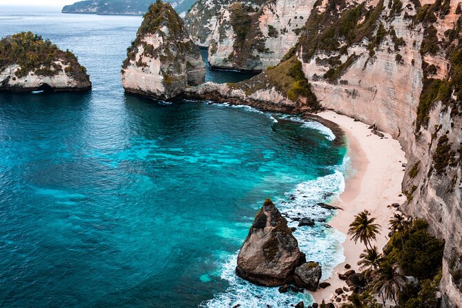 Best Iconic West and East Nusa Penida Island Tour - All Inclusive - Indonesian lunch at Warung The Sorent