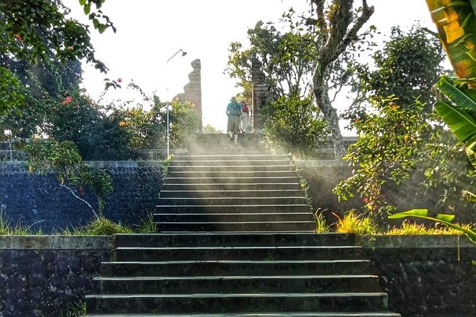 Best of Lombok: Native, Culture, Nature & Waterfall Day Trip - The guides can shape the whole experience
