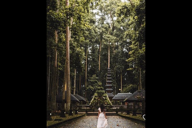 Best of Ubud: Jungle, Temples & Swing - Sacred Monkey Forest Sanctuary: your lively final stop